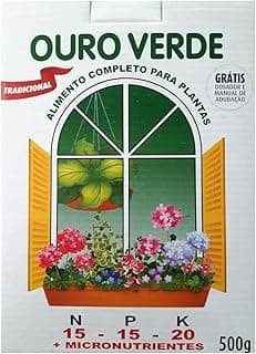 Fertilizante Ouro Verde NPK 15-15-20 com vista simulada de varanda com flores